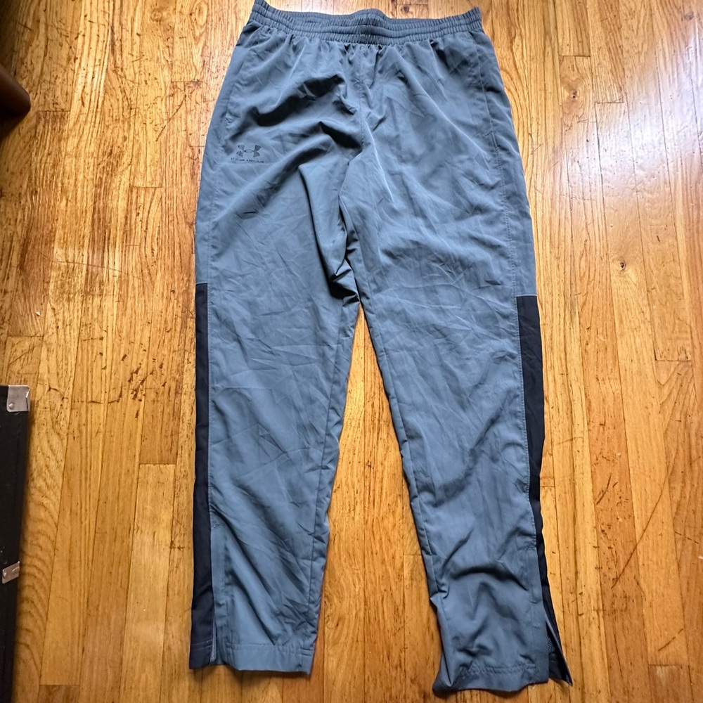Large Under Armour Activewear Pants Loose Fit